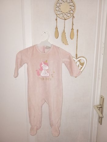Pyjama bébé fille  velour, hiver 6 mois, rose perle,  motif licorne