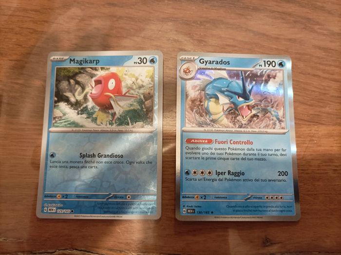 Lot de 2 cartes Pokemon 151 Magicarpe Léviator Holo