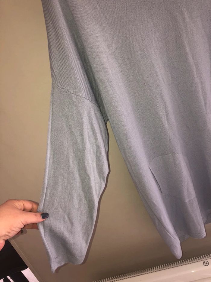 Joli pull long et fin - photo numéro 3