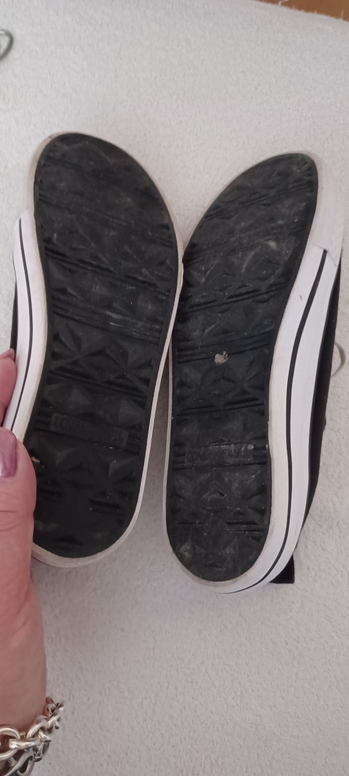 Très belle paire de baskets fille Pointure 33 - photo numéro 6