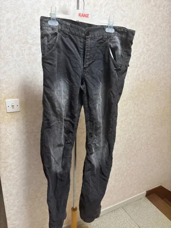 Pantalon taille 16ans marque overgame