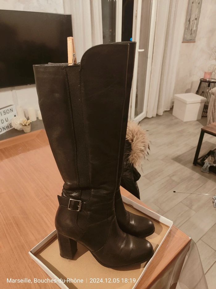 Botte noire - photo numéro 2