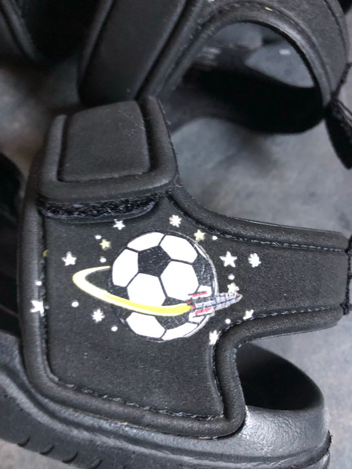 Sandales scratch ballon de foot 24/25 H&M - photo numéro 2