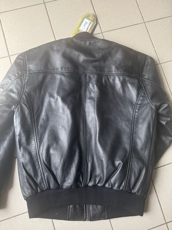 Veste en cuir noir - photo numéro 2