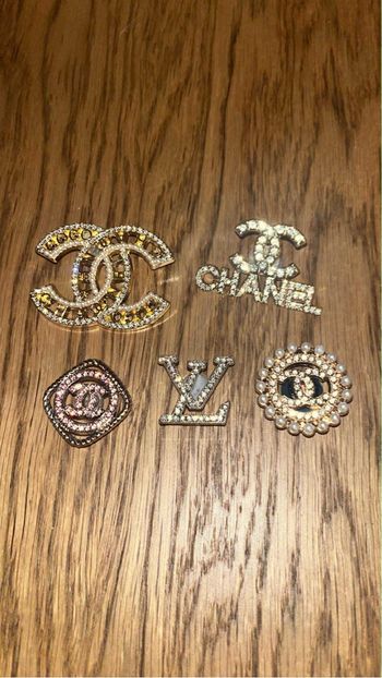 Lot 5 pins pour crocs