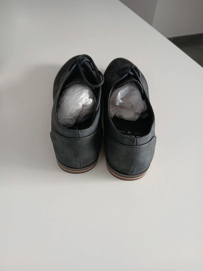 Chaussure noire avec reflets - photo numéro 4