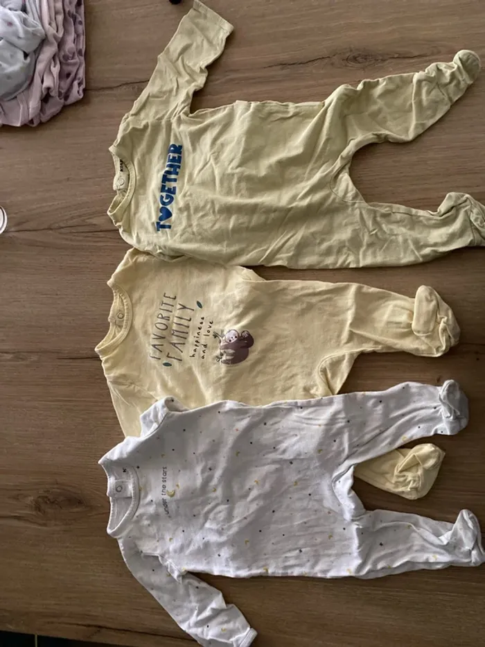 Lot pyjamas 6 mois