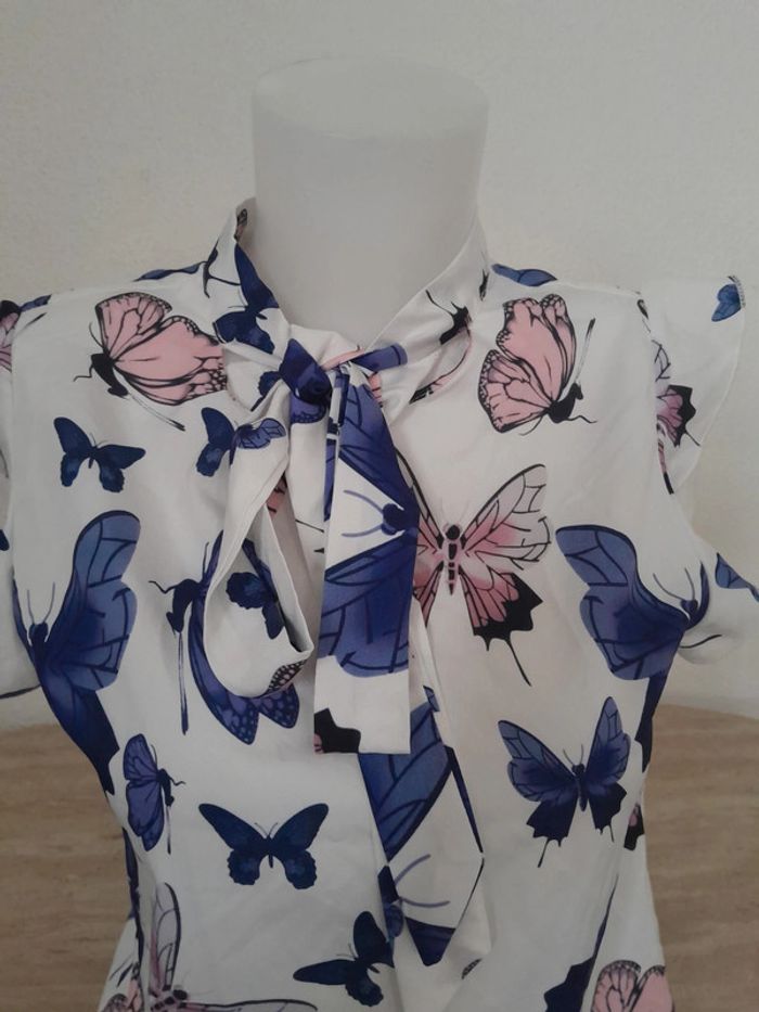 Blouse manches courtes 💫 col à noué 💫Shein💫Taille 38 - photo numéro 2