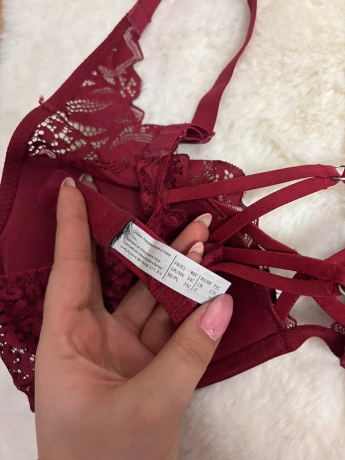 🌺Soutien-gorge en dentelle bordeaux Taille 90C🌺 - photo numéro 9