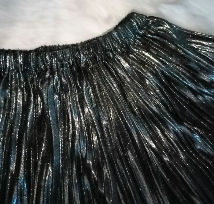 Jupe courte argentée gaufrée 7/8 ans - photo numéro 2