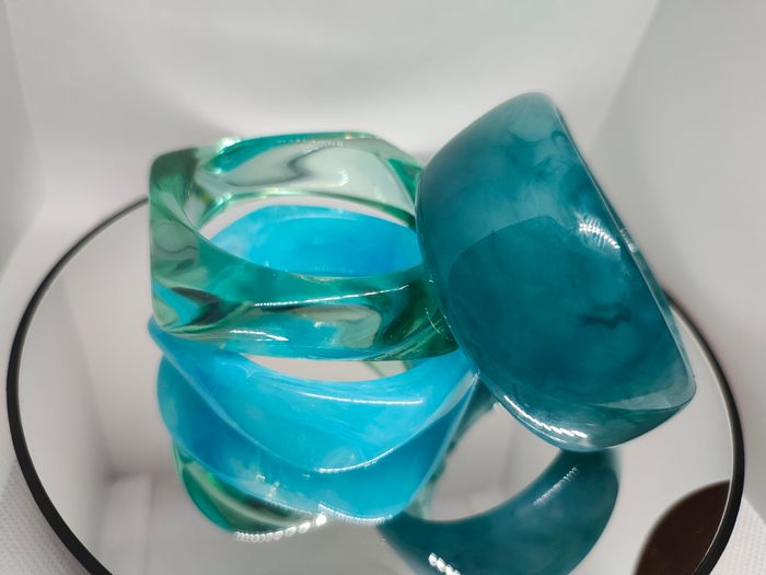 3 bracelets Zara en résine - photo numéro 2