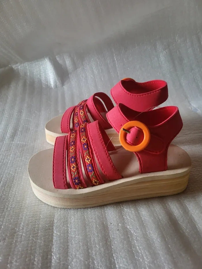 Sandales neuves