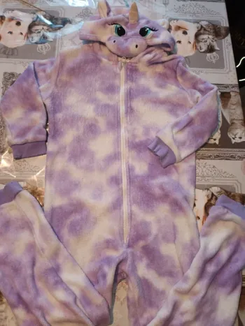 Pyjama licorne 9/10 ans