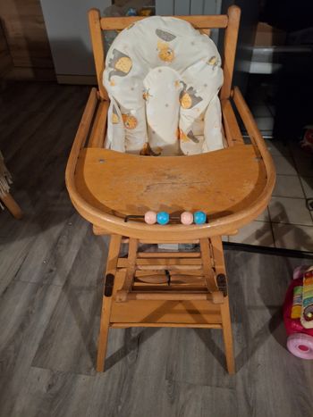 Chaise haute en bois 