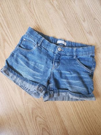 Short en jean bleu taille 10 ans Name It