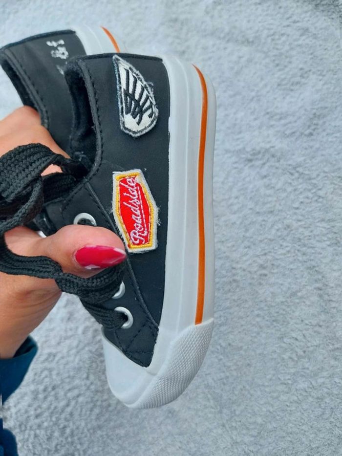 Basket Charlie et friends 23 très bon état - photo numéro 3