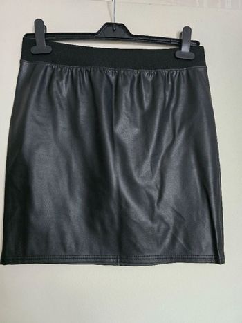 Jupe noire simili