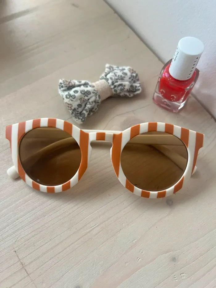 Lunette de soleil enfant rétro - photo numéro 2