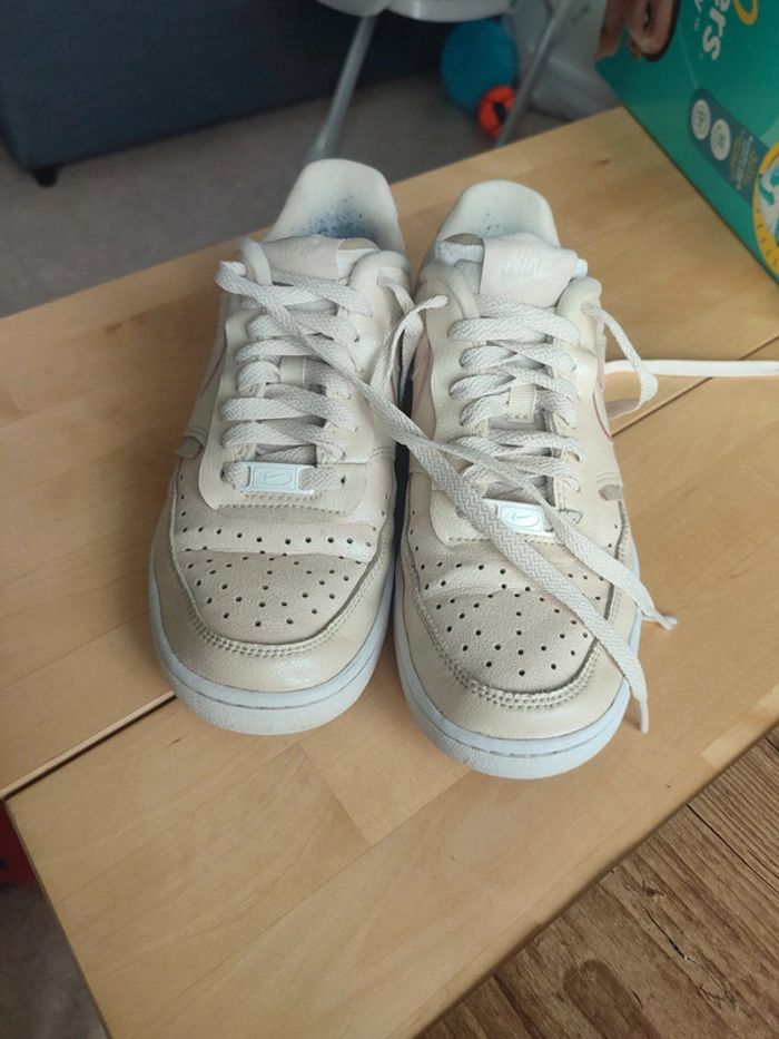 Nike beige - photo numéro 2