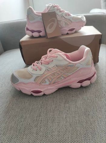 Asics rose neuf taille 38 