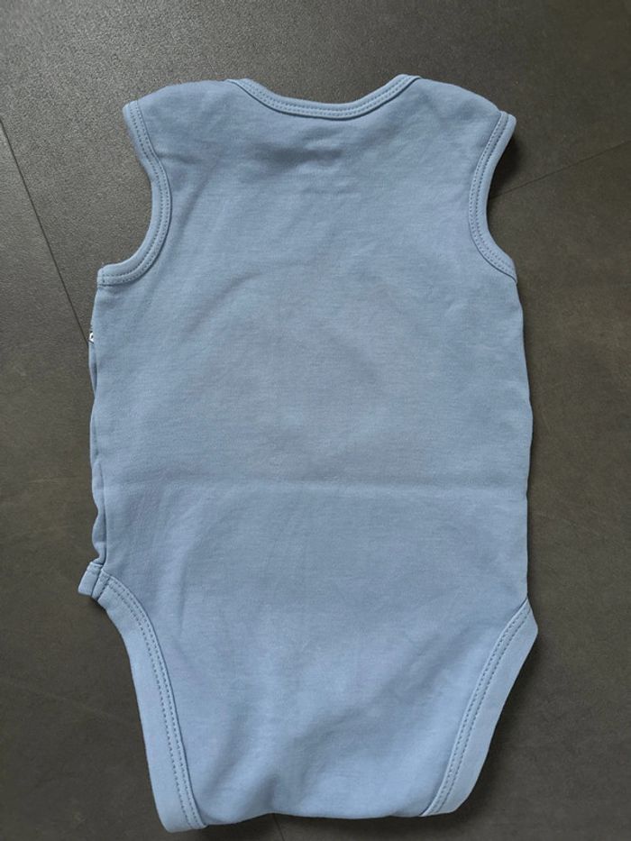 Lot bodies 6 mois - photo numéro 10