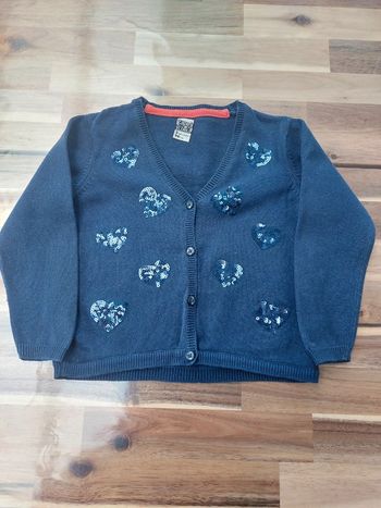 Gilet marine avec cœurs en sequins