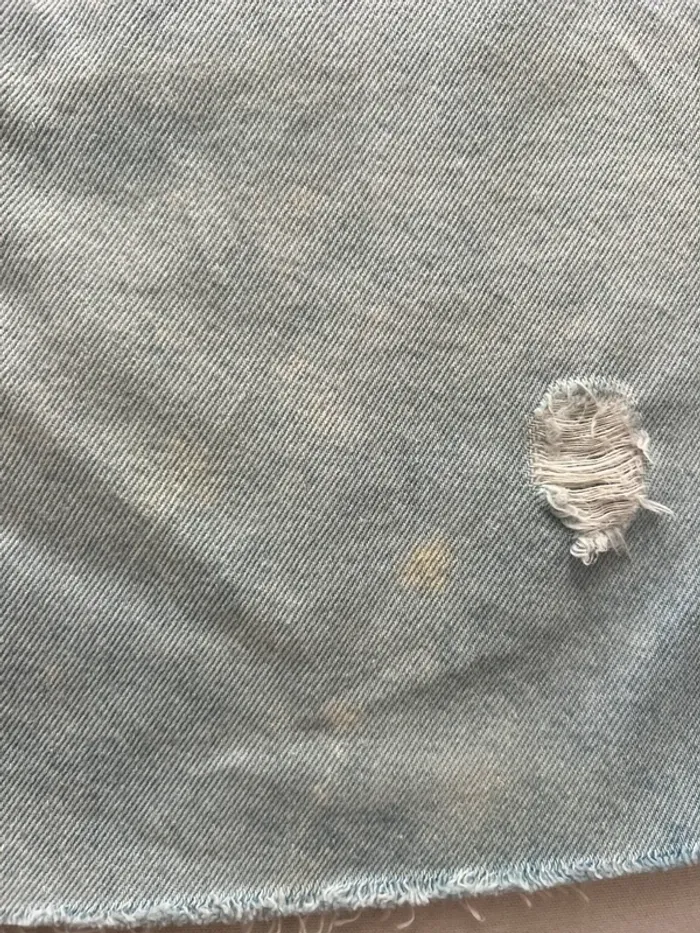 Mini jupe en jean destroy H&M Divided - photo numéro 8