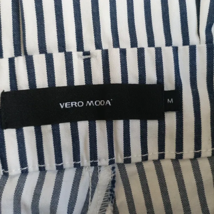 Short Vero Moda taille 38 - photo numéro 5