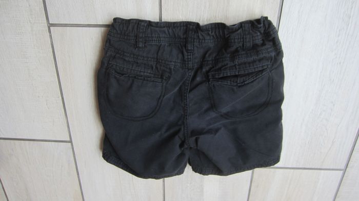 Short noir 10/11 ans - photo numéro 3