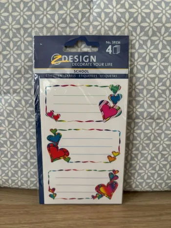 Pack de 12 Etiquettes Scolaires Autocollantes "Coeurs"