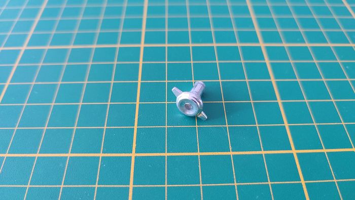 Moyeu de fixation roue pièce miniature Bburago Burago Lancia Aurelia B24 Spider 1955 1/18 #B87 - photo numéro 2