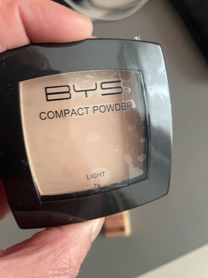 Lot maquillage teint/yeux/lèvres - photo numéro 2