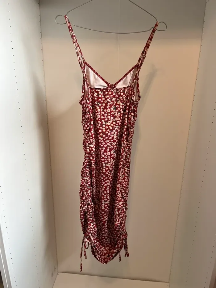 Robe moulante à fleurs SHEIN Taille M - photo numéro 2