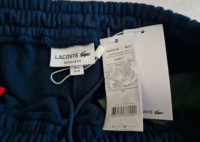 Short Lacoste taille 4 Neuf - photo numéro 4