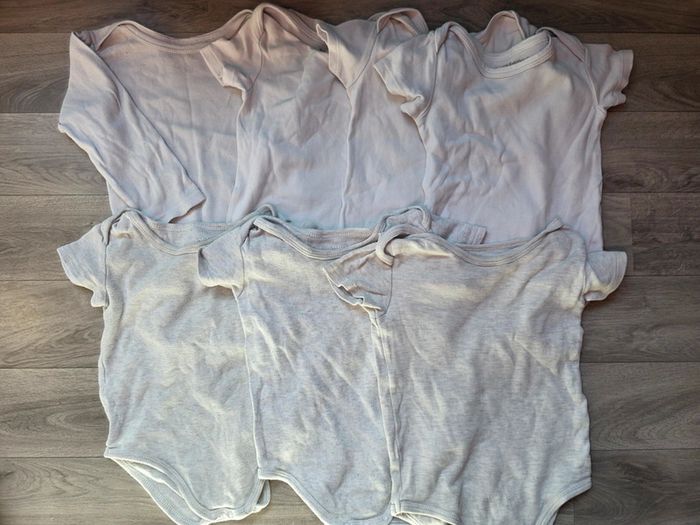 9 bodies 18/24 mois