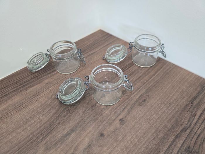 Lot de 3 petits bocaux en verre. - photo numéro 2