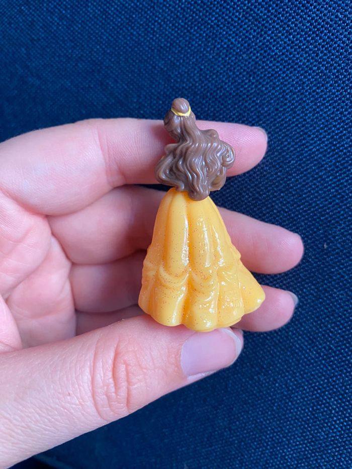 Disney Princesses Belle (Kinder Surprise) - photo numéro 2