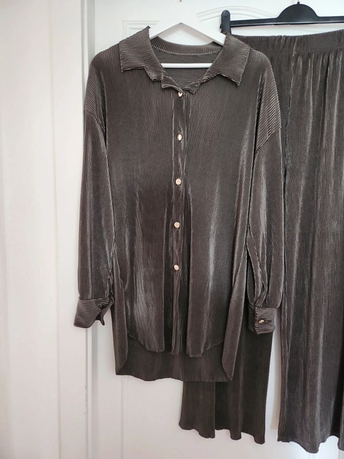 Ensemble chemise longue pantalon large - photo numéro 3