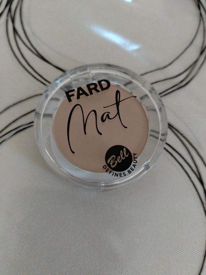 Fard à paupières Bell complètement neuf