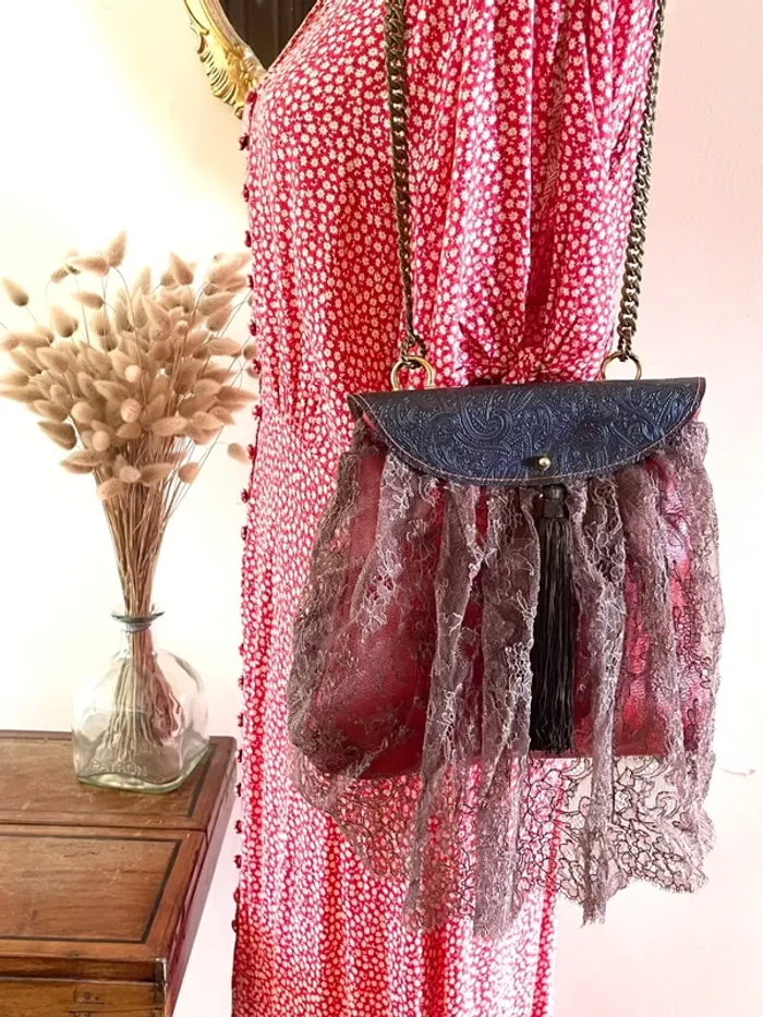 Sac en Cuir avec Dentelle de Calais – Élégance Chic - photo numéro 11