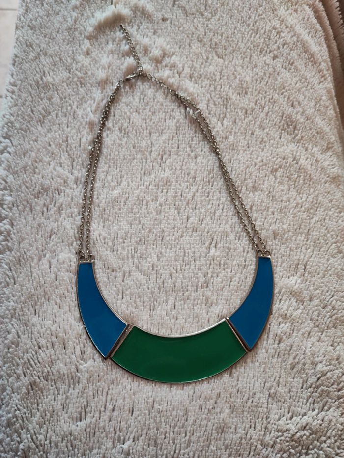 Collier vert et bleu