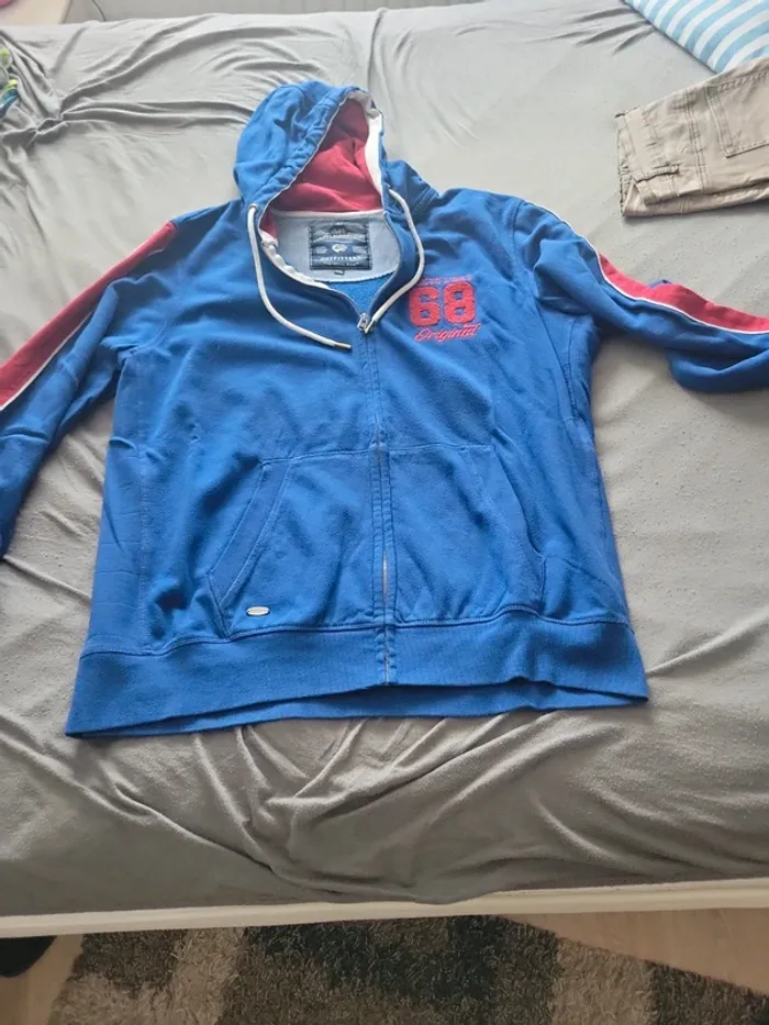 Jolie veste a capuche XXL