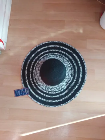 Chapeau Chevignon à rayures Blanches et noires