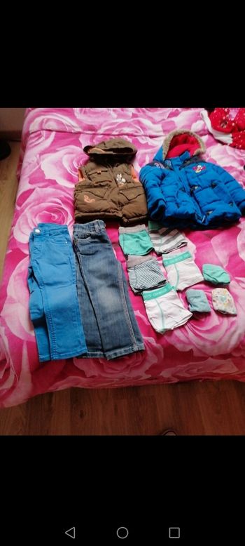 Lot taille 2 ans bonne état général