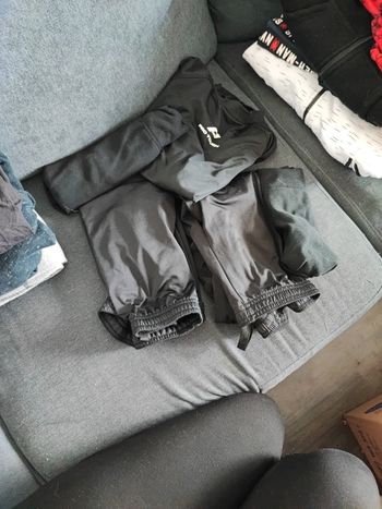 Lot de vêtements hiver +chaussettes foot nike