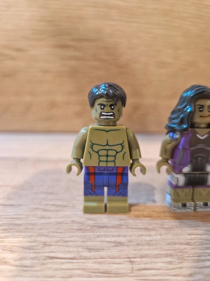 Figurines type lego Hulk et She-Hulk Marvel - photo numéro 2