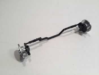 Axe roue pièce détachée miniature Ferrari 550 maranello 1996 1/18 burago #A16