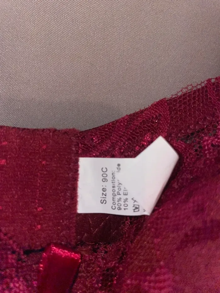Soutien gorge neuf - photo numéro 3