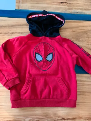 Pull avec capuche Spiderman taille 8 ans