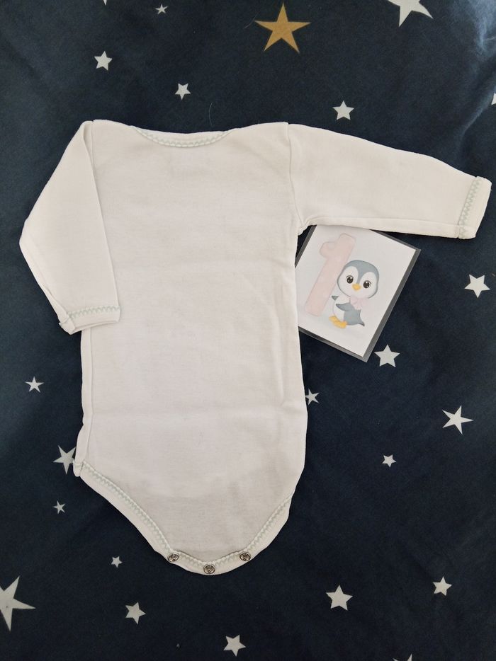 Bodie blanc "écureuil" _ 1 mois - photo numéro 3